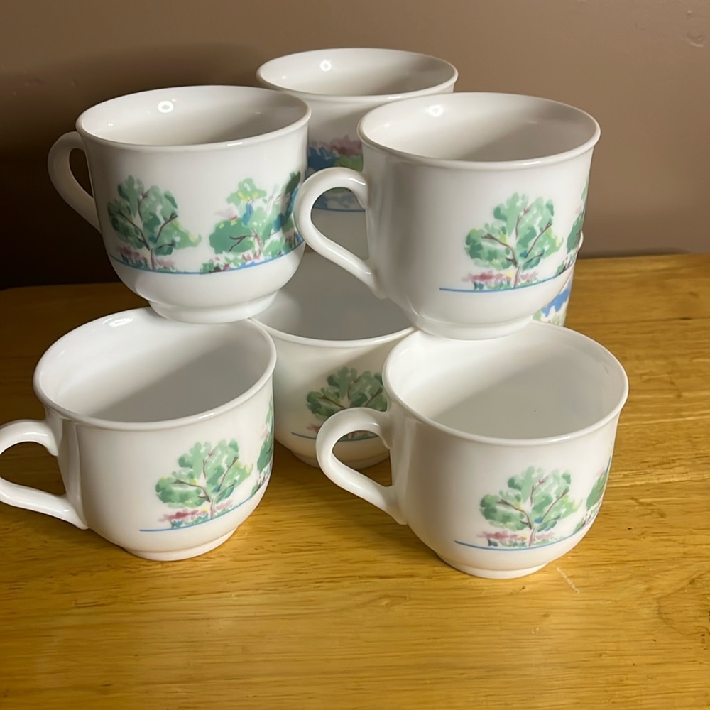 😀Vintage milk glass cups watercolour design set of 8